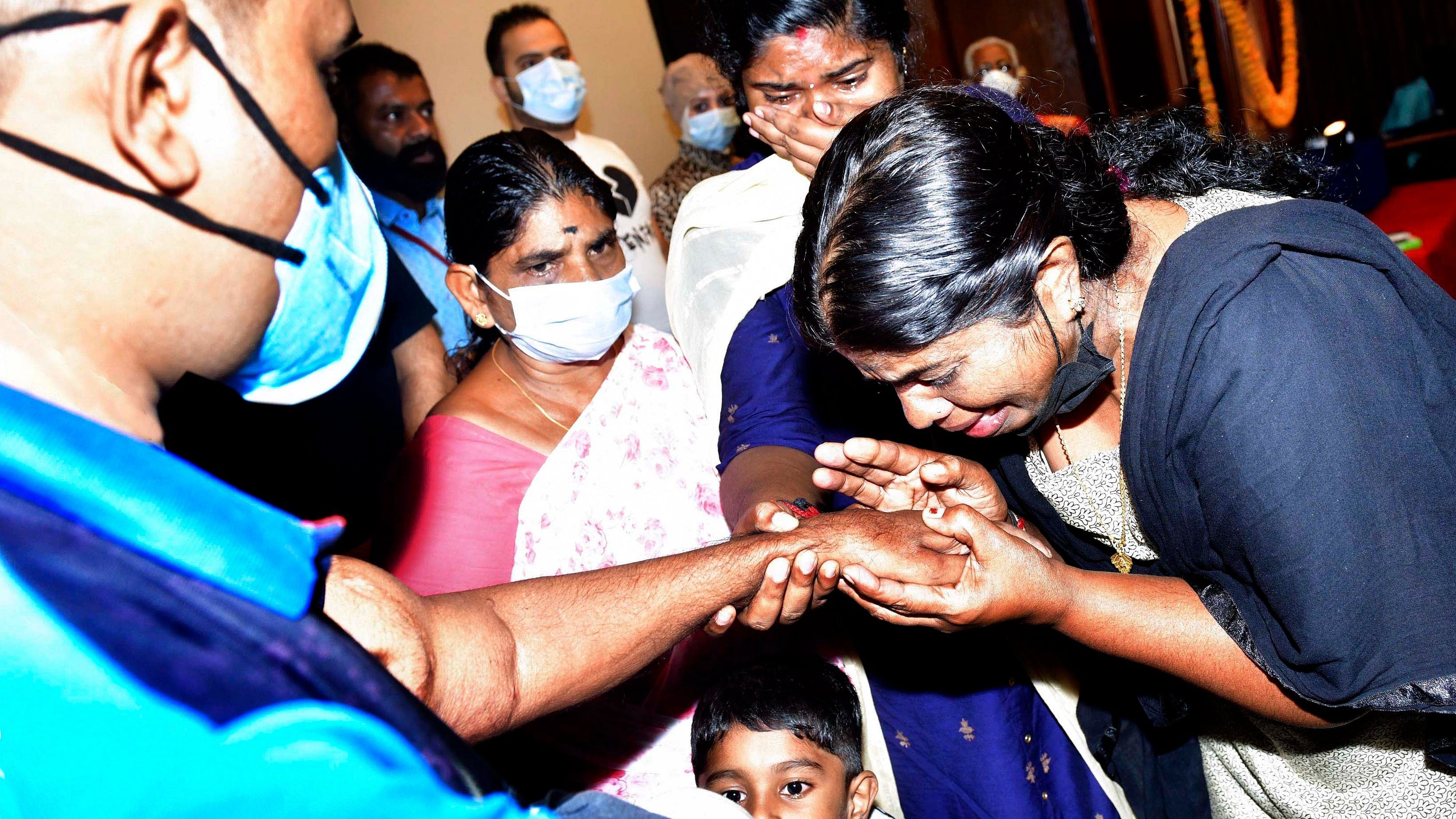 Emotional meeting of cadaveric donors' family and organ recipients in Kochi. Credit: Arjun Raghunath/DH Photo