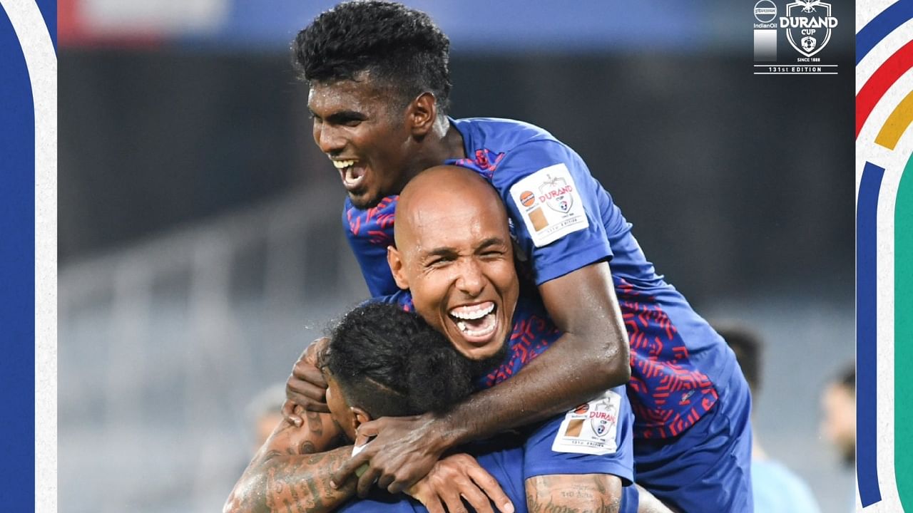 Siva Sakthi (10th minute) and Brazilian Alan Costa (61st) scored for the winners while Apuia got the lone goal for the Mumbai side in an entertaining match. Credit: Twitter/@bengalurufc