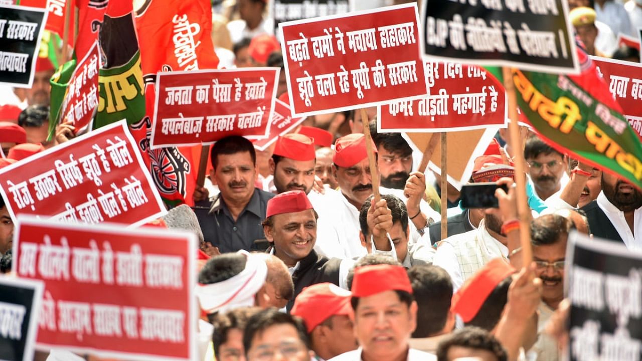 Samajwadi Party President Akhilesh Yadav with party leaders during a march from party office to UP Vidhan Bhavan, on the first day of Monsoon Session of UP Assembly, in Lucknow, Monday, Sept. 19, 2022. Credit: PTI Photo