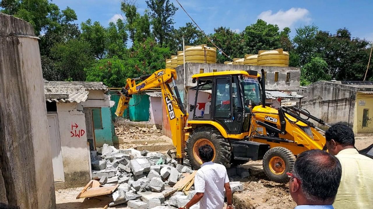 BBMP officials continue demolition drive at Mahadevapura area in Bengaluru. Credit: DH Photo