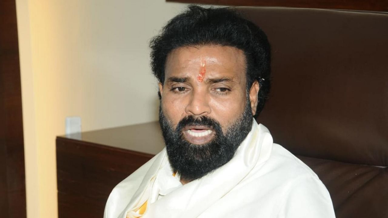 Minister for Transport and Scheduled Tribes Welfare B Sriramulu. Credit: DH file photo
