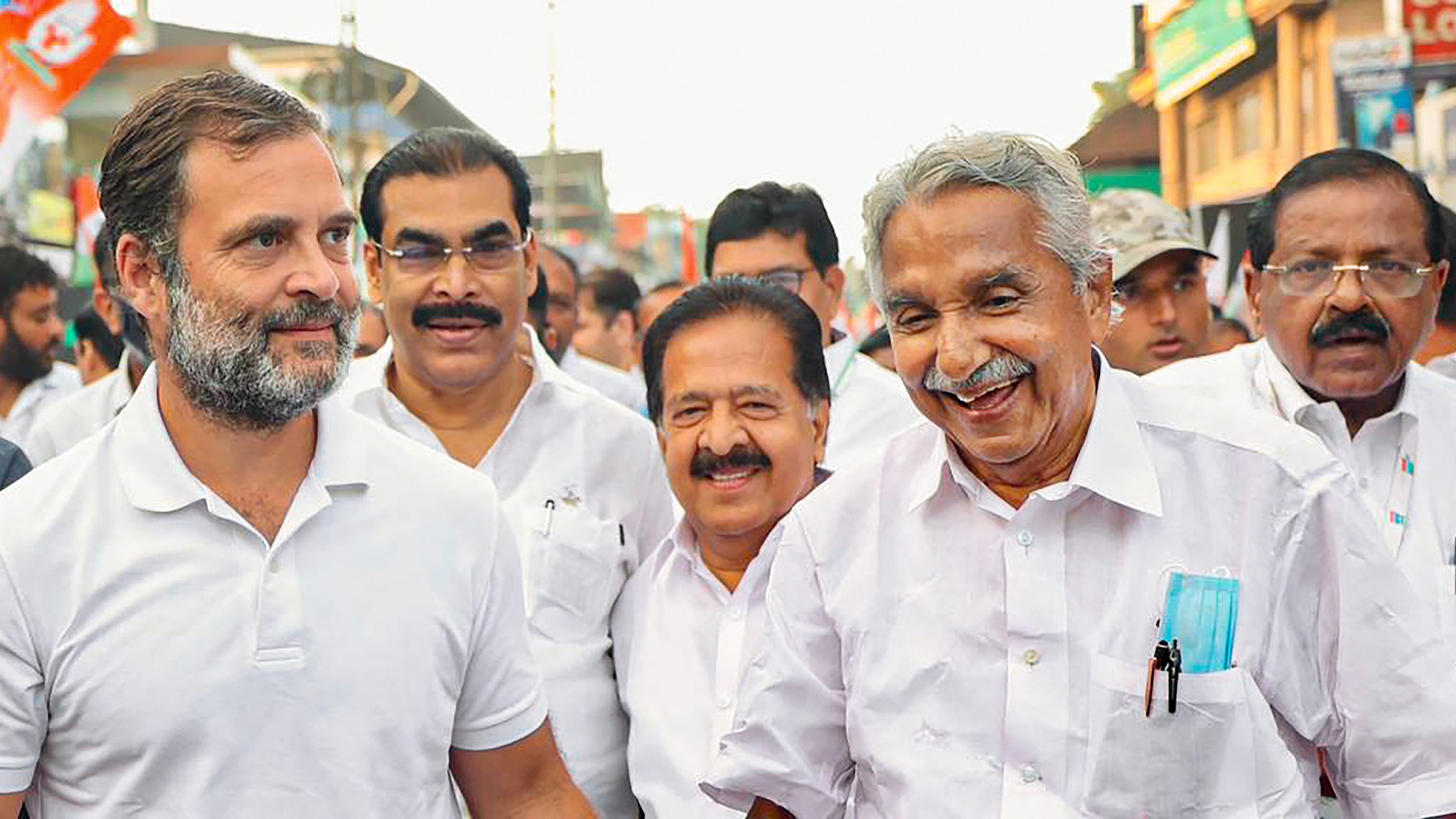Rahul Gandhi with former Kerala chief minister Oommen Chandy. Credit: PTI Photo