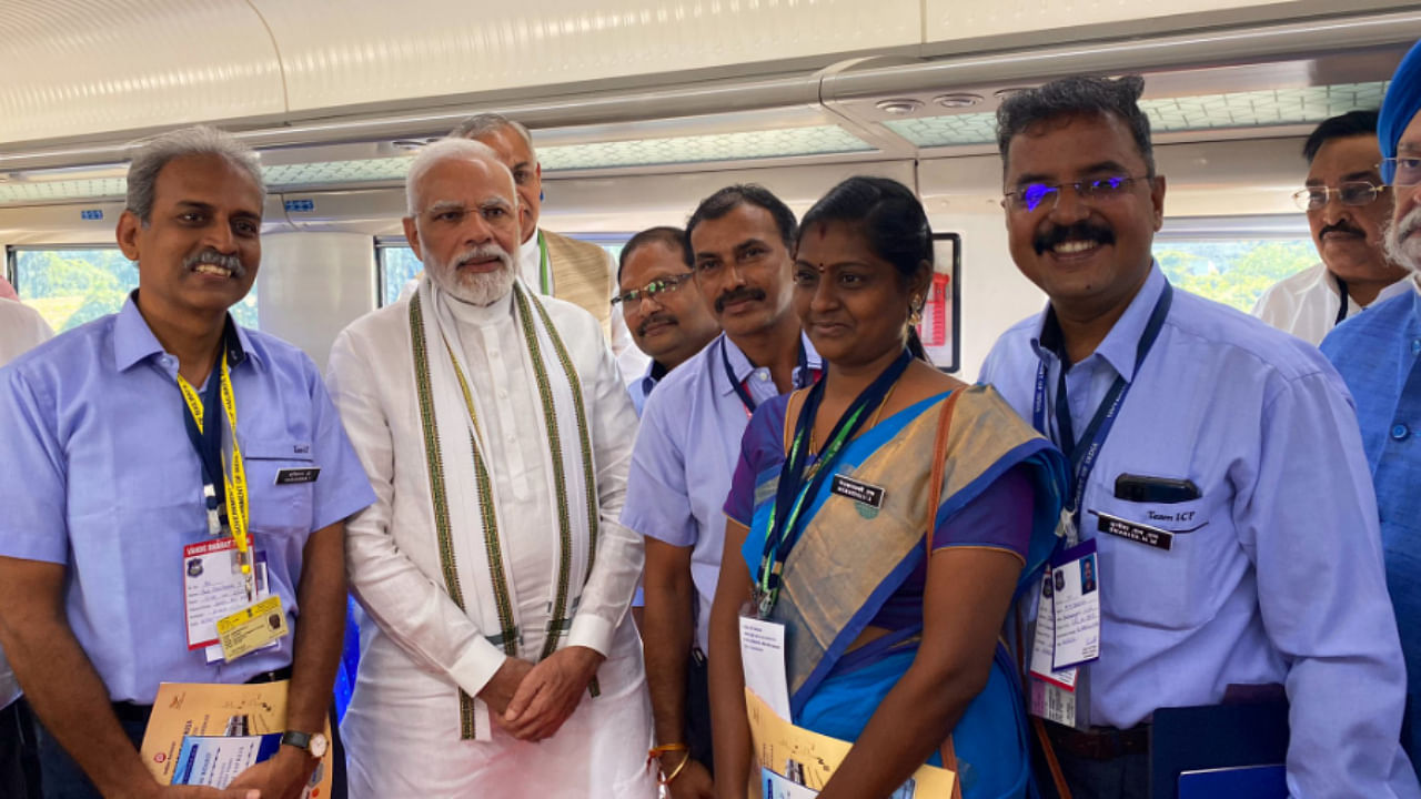 Prime Minister Narendra Modi on Friday flagged off the Gandhinagar-Mumbai Vande Bharat Express train. Credit: Twitter/@PMOIndia