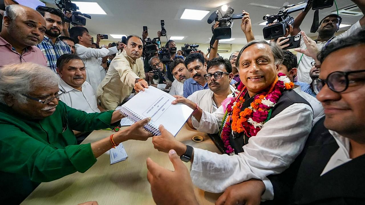 Senior Congress leader Shashi Tharoor files his nomination papers for the post of party President, at AICC headquarters in New Delhi. Credit: PTI Photo