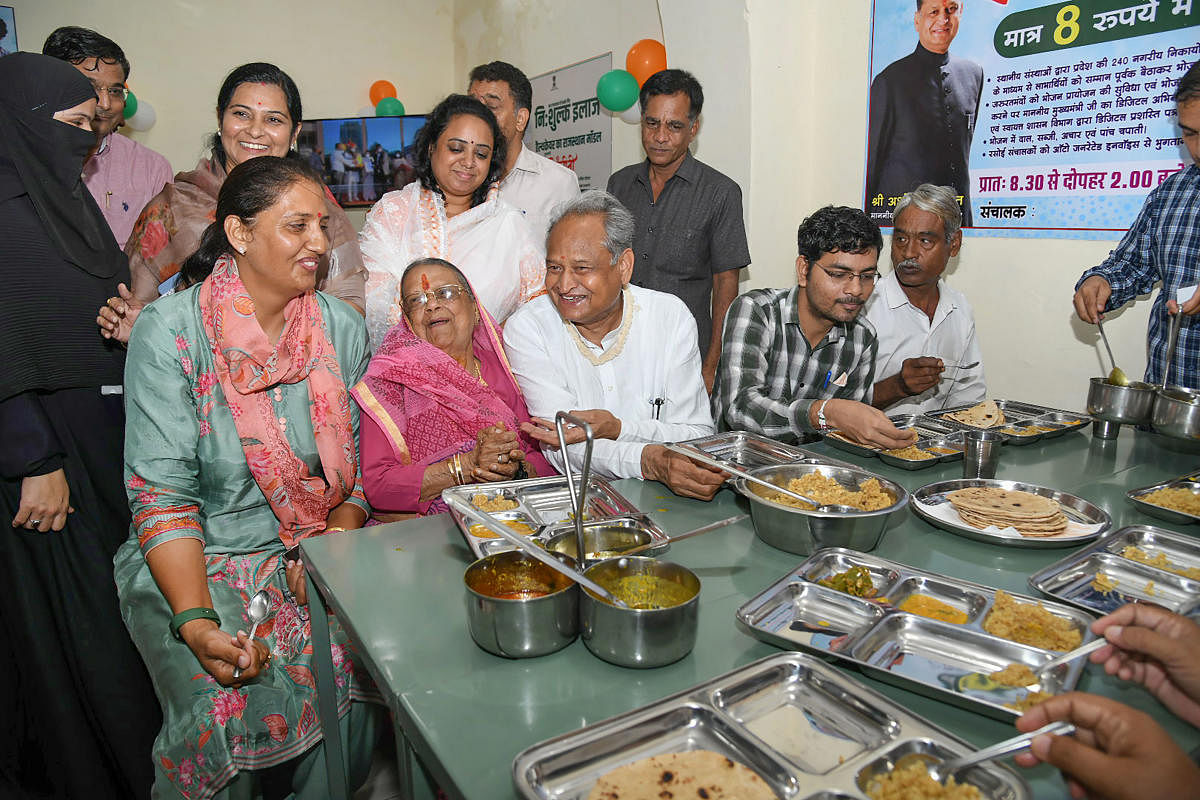 Rajasthan Chief Minister Ashok Gehlot and party leaders after the inauguration of 512 new canteens underthe Indira Rasoi Yojana in Jodhpur. Credit: PTI file Photo