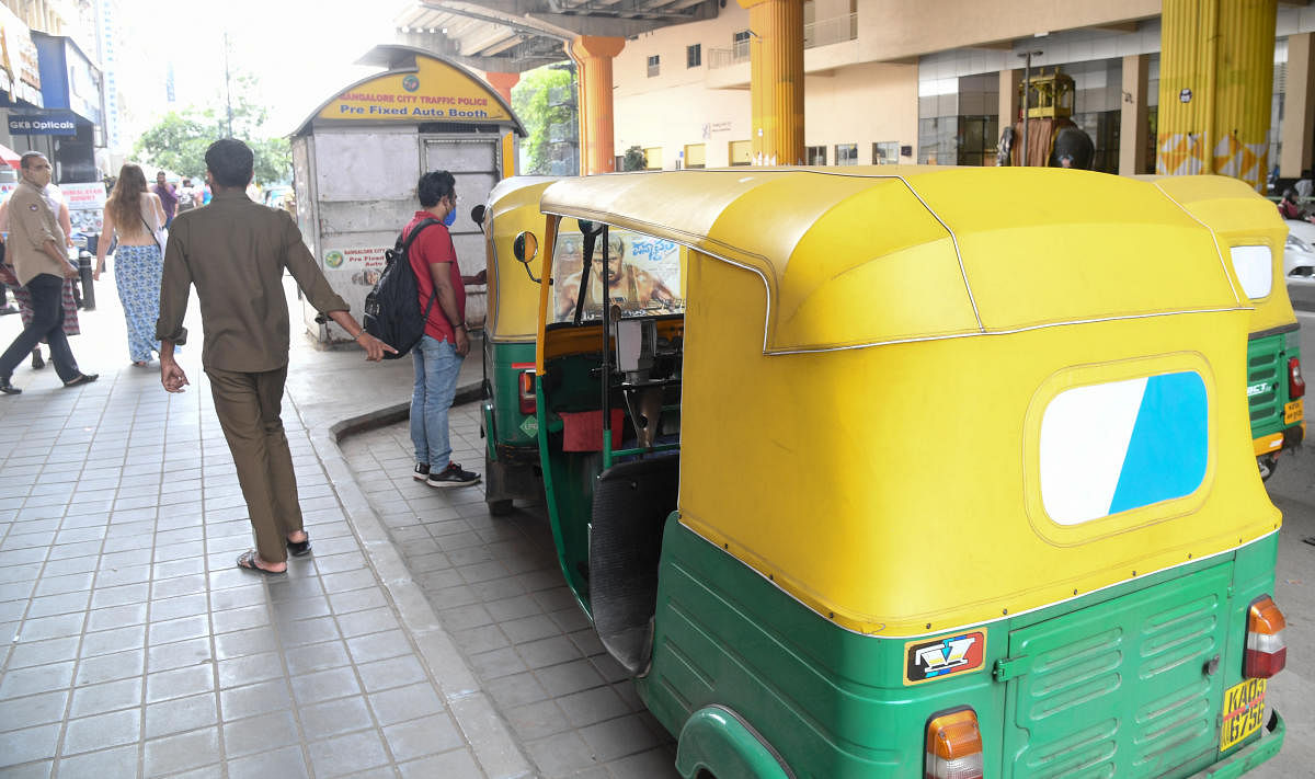 Prepaid Auto stand at MG Road, in Bengaluru. Credit: DH Photo