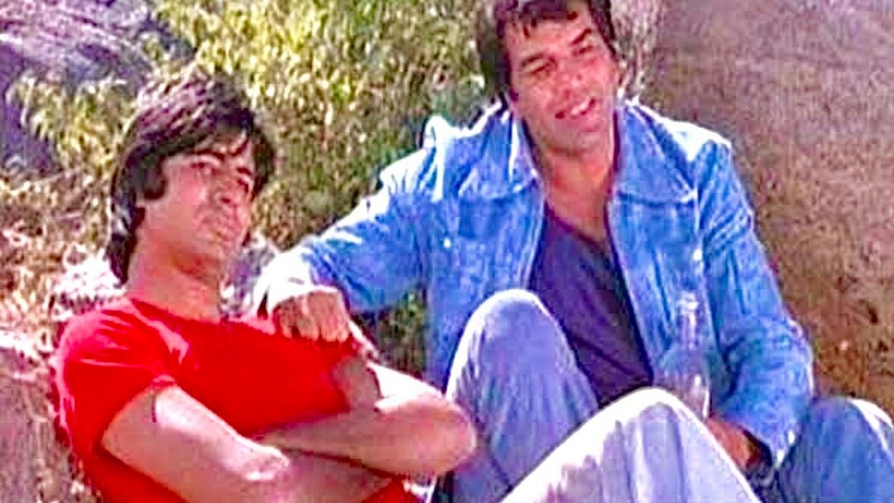 A still from the movie Sholay shared by Dharmendra. Credit: Twitter/@aapkadharam