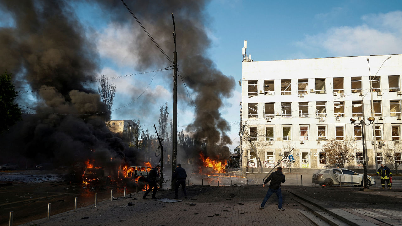 Cars on fire after Russia's missile attack in Kyiv, Ukraine, October 10, 2022. Credit: Reuters Photo