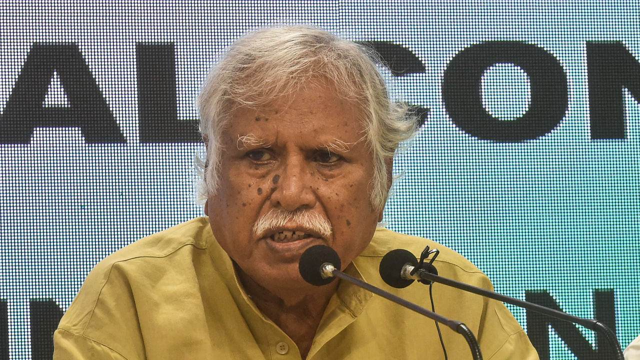 The directive, issued on Tuesday, is seen as an attempt by Madhusudan Mistry-headed Congress CEA to prevent any office bearer from influencing voters. Credit: PTI File Photo