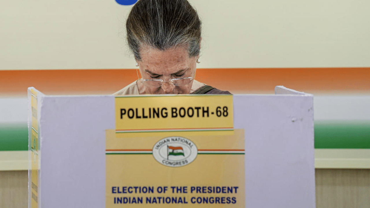 Sonia Gandhi casts her vote for Congress presidential election. Credit: PTI Photo