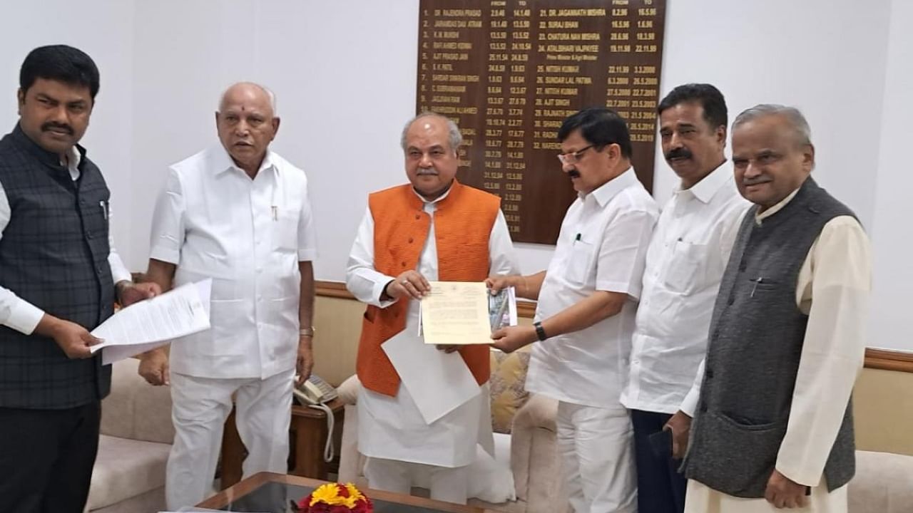 A delegation of BJP leaders from Malnad region including Home Minister Araga Jnanandera, former Chief Minister B S Yediyurappa met Union Agriculture Minister Narendra Singh Tomar and requested to provide relief package to arecanut growers. Credit: Special Arrangement