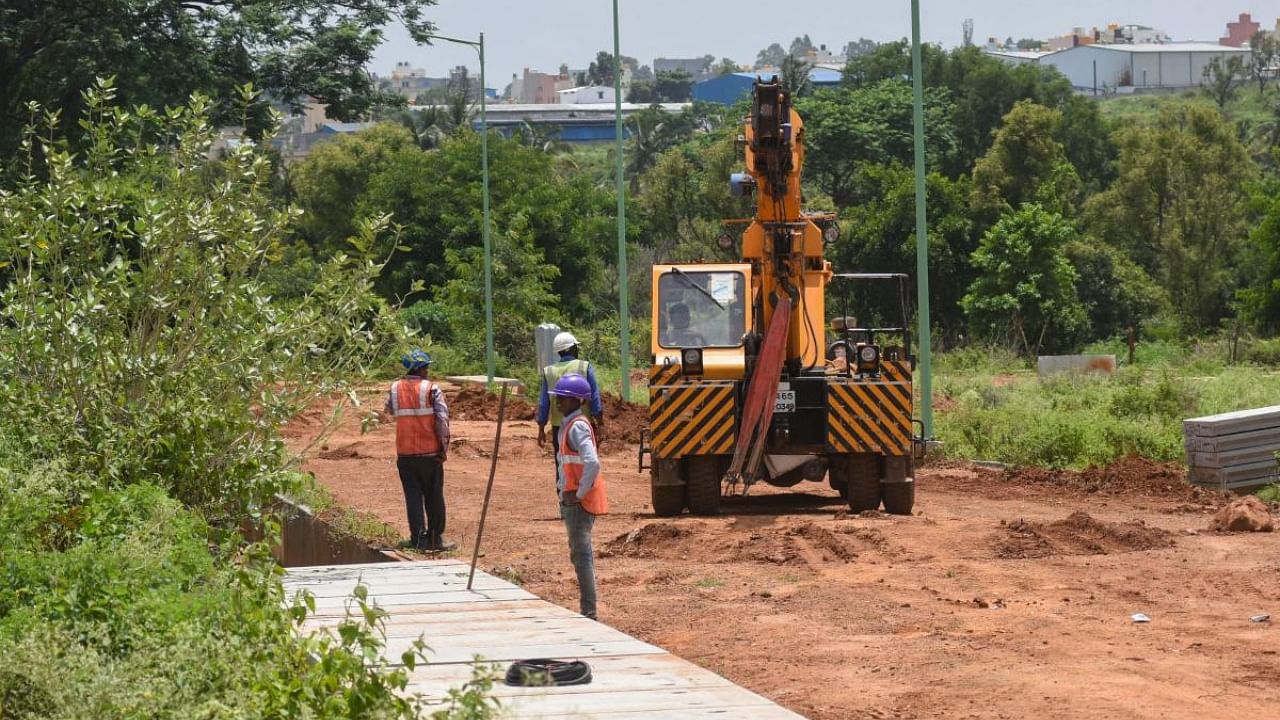 Without the rotary, motorists have to unnecessarily ride a six-kilometre stretch to head back to Mysore Road if they take the arterial road by mistake. Credit: DH Photo