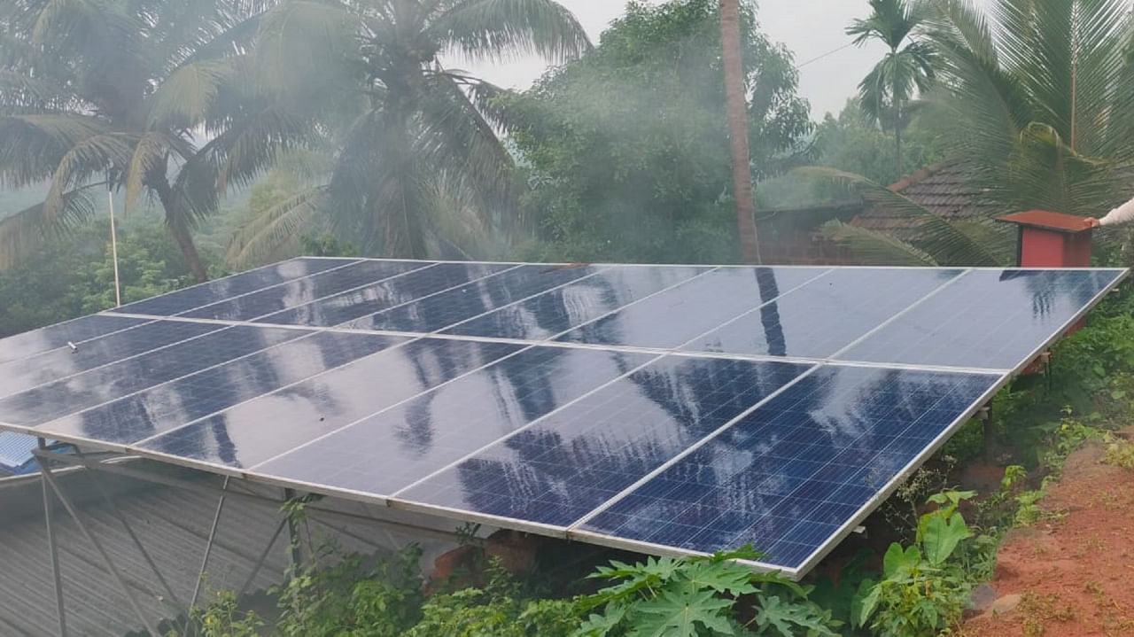 Solar panels used for pump sets to supply water to the overhead tank in Aryapu gram panchayat of Puttur taluk. Credit: Special Arrangement