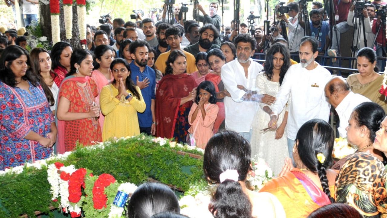 Appu’s family members pay tributes at the memorial. Credit: DH Photo/M S Manjunath