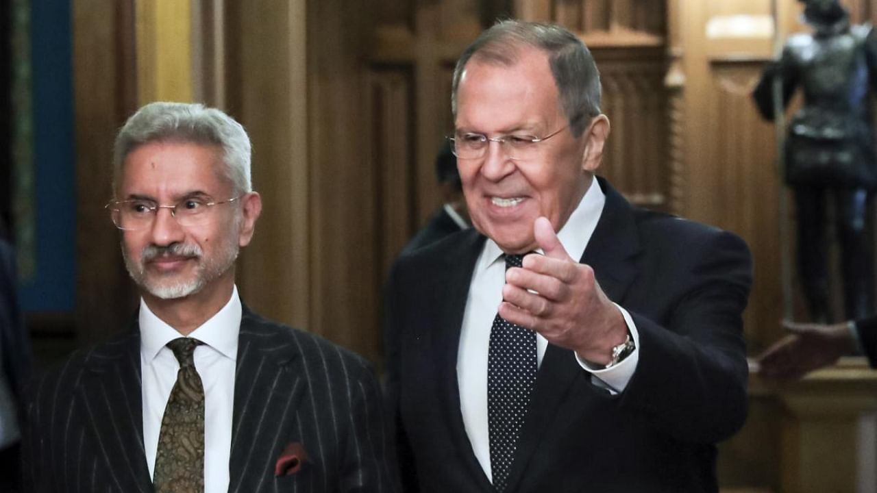 Russian Foreign Minister Sergey Lavrov, right, welcomes Indian Foreign Minister Subrahmanyam Jaishankar for talks in Moscow, Russia. Credit: AP/PTI