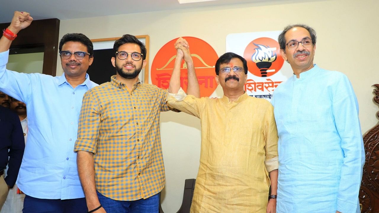 Sanjay Raut with the Thackeray family. Credit: Shiv Sena