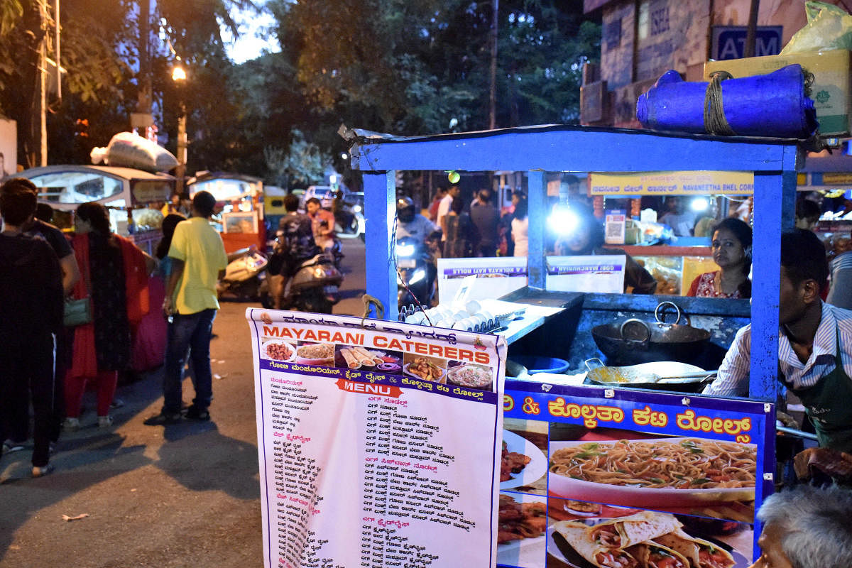 According to BBMP, about 6,000 street food vendors have completed training to comply with FSSAI guidelines. DH PHOTO By BK Janardhan