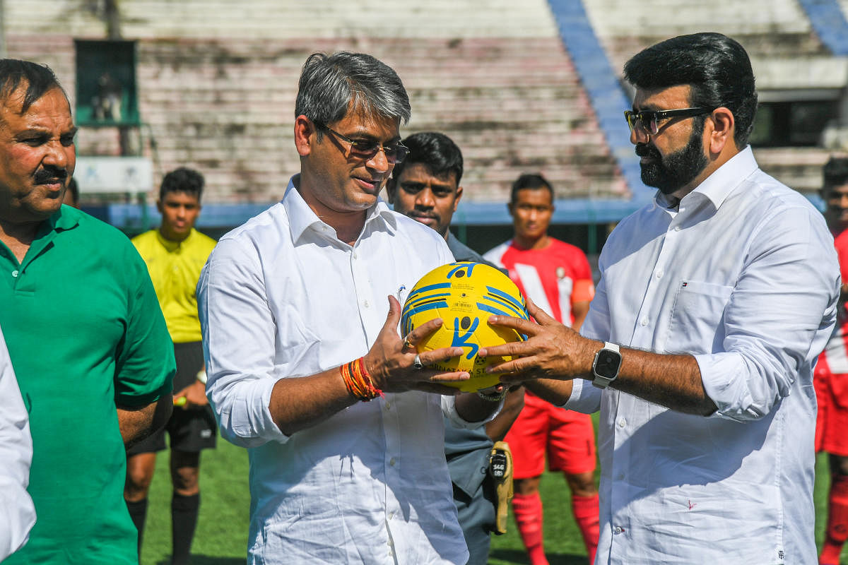 N A Haris, President, KSFA and Vice President, AIFF felicitate Kalyan Chaubey President,All India Football Federation at felicitation programme by Karnataka State Football Association, Bangalore. Credit: DH Photo/S K Dinesh