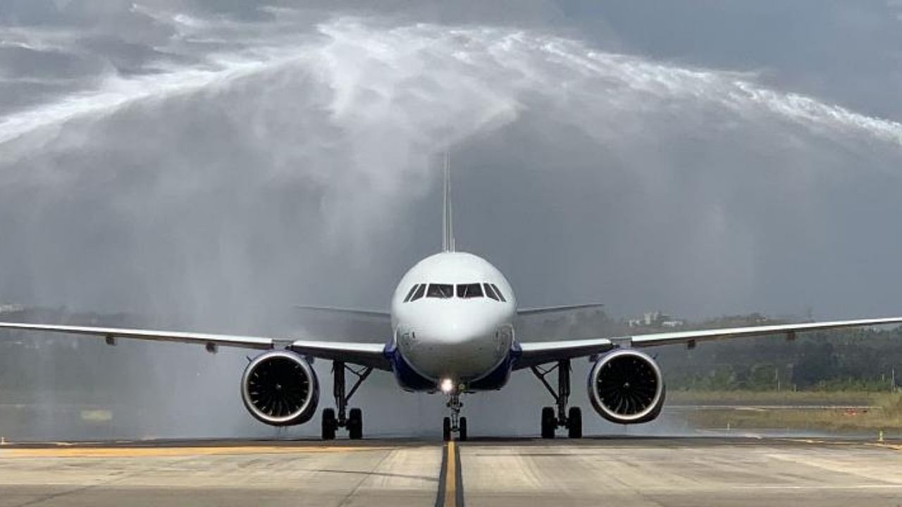 The first Hubballi-Delhi direct flight welcomed by water cannon salute in Hubballi airport, November 14, 2022. Credit: DH Photo