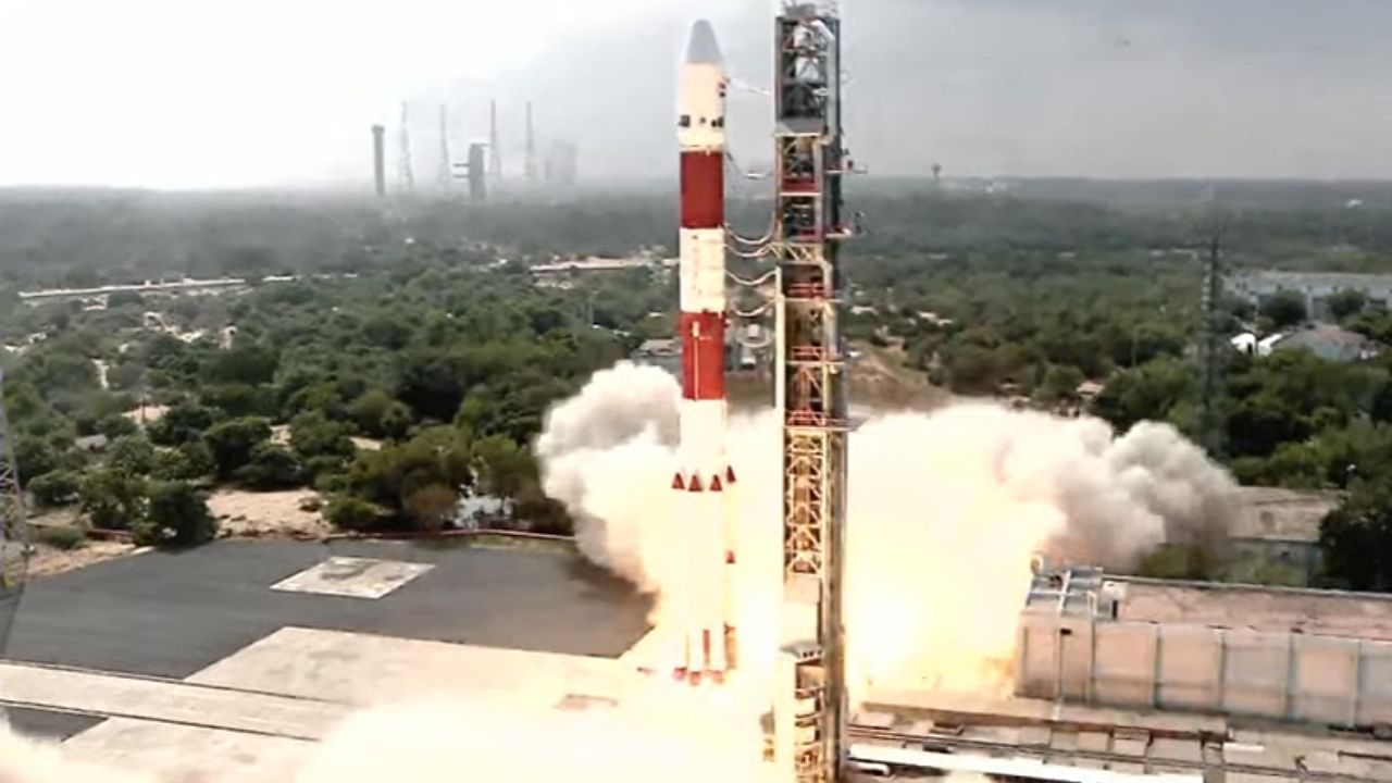 PSLV-C54 takes off from Satish Dhawan Space Centre (SDSC) SHAR, Sriharikota. Credit: YouTube/ISRO Official