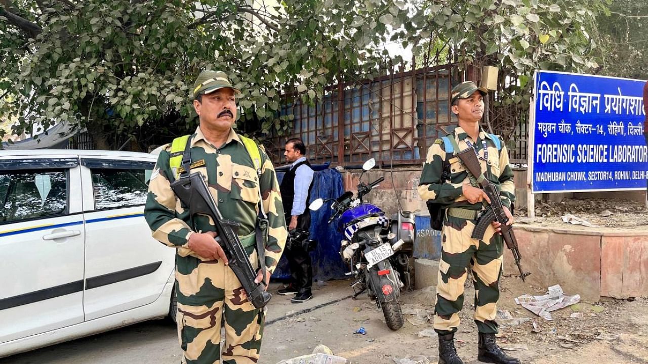 BSF personnel deployed outside Forensic Science Laboratory in Delhi's Rohini where Aftab Poonawala has been brought. Credit: PTI 