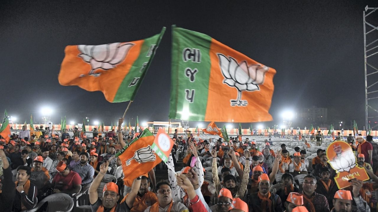 Bharatiya Janata Party president J P Nadda and Union minister Smriti Irani will on Tuesday campaign in Bhavnagar and Gandhidham. Credit: PTI Photo