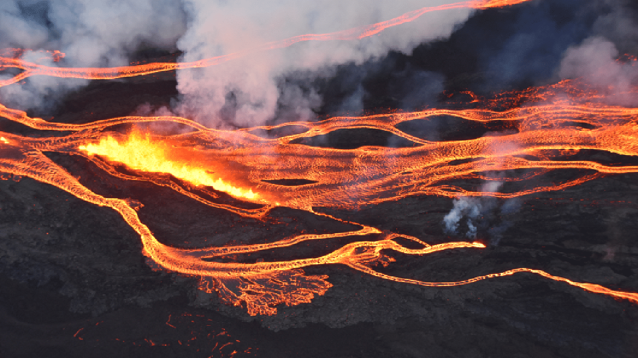 Aerial photo captured during an overflight of the Northeast Rift Zone eruption of Mauna Loa volcano in Hawaii. Credit: Reuters Photo