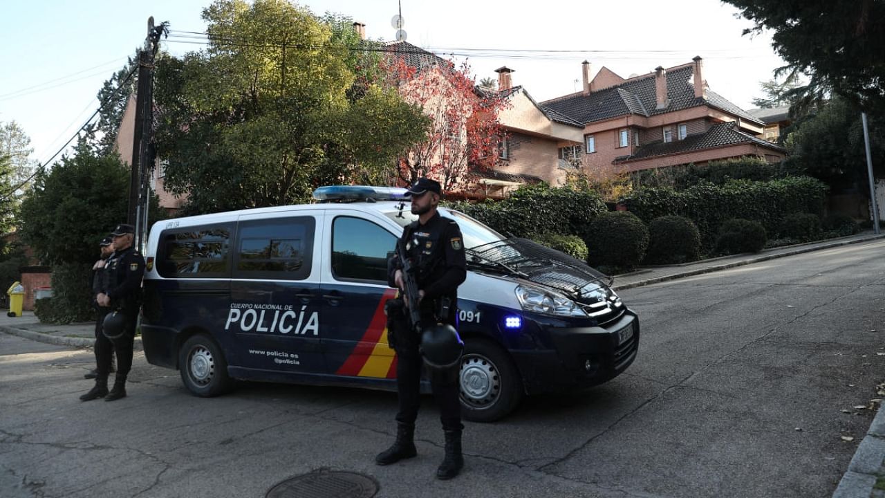 Police officers cordon off the perimeter outside the Ukrainian embassy in Madrid after a bloody package arrived at the embassy, in the wake of several letter bombs arriving at targets connected to Spanish support of Ukraine, amidst Russia’s invasion of Ukraine, in Madrid, Spain December 2, 2022. Credit: Reuters Photo