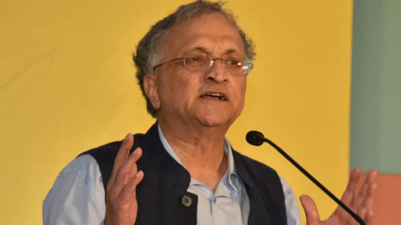 Ramachandra Guha speaks at the Bangalore Literature Festival. Credit: DH Photo