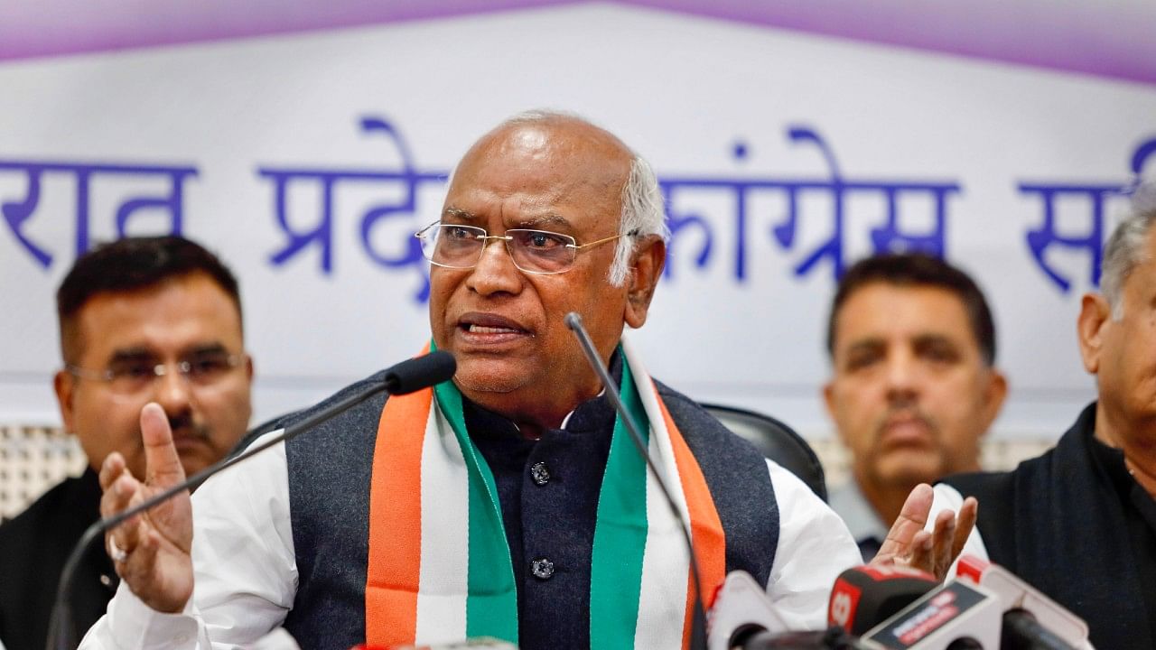 Kharge's warning came at the meeting of the party's Steering Committee. Credit: PTI Photo