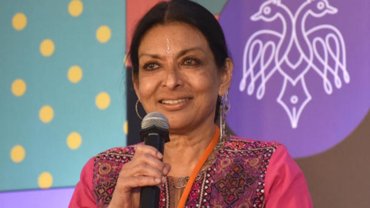 Indian classical dancer and actor Mallika Sarabhai talks at the Bangalore literature Festival. Credit: DH Photo