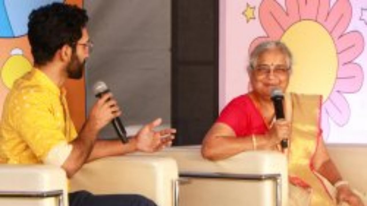 Author Sudha Murty in conversation with author Manu Pillai at Bangalore Literature Festival. Credit: DH Photo