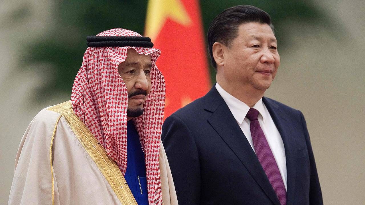 Saudi King Salman bin Abdulaziz stands with Chinese President Xi Jinping during a welcoming ceremony at the Great Hall of the People in Beijing. Credit: AFP Photo