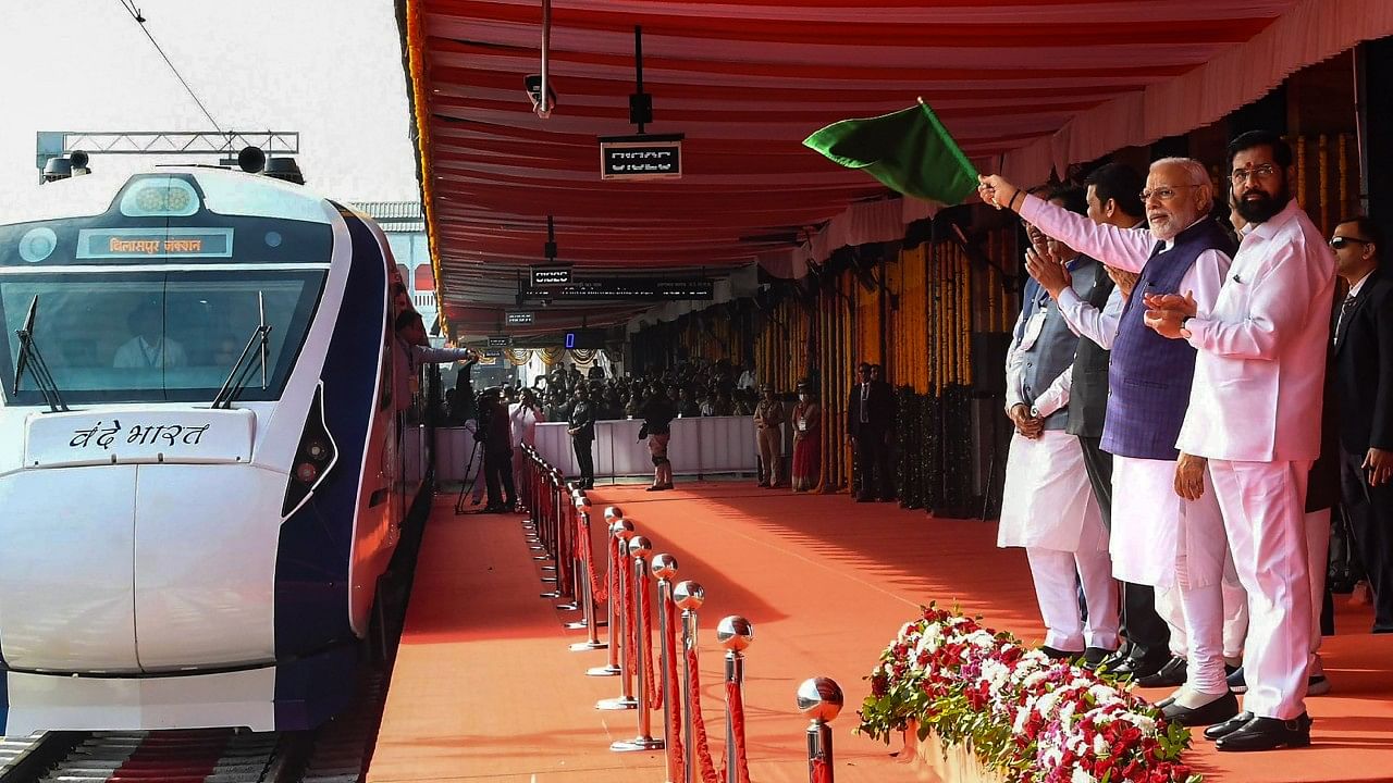 Prime Minister Narendra Modi flags off a new Vande Bharat Express train at the Nagpur Railway Station, in Nagpur, Sunday, Dec. 11, 2022. Credit: PTI Photo