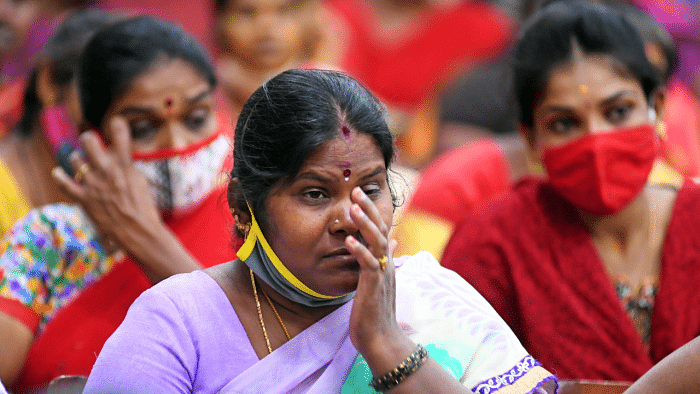 Domestic Workers Rights Union discussing various issues at a public meeting in Bengaluru. Credit: DH Photo