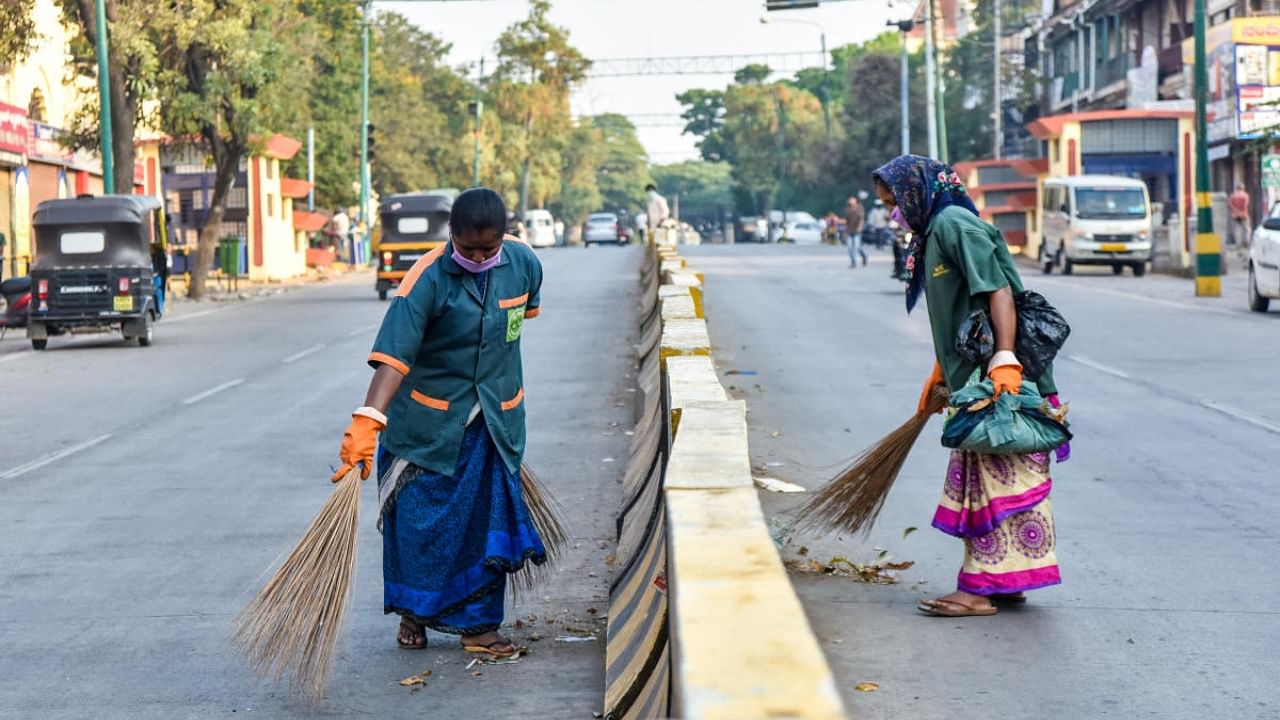 Swachh Survekshan ranks states based on the sanitation and cleanliness in urban areas. Credit: DH File Photo