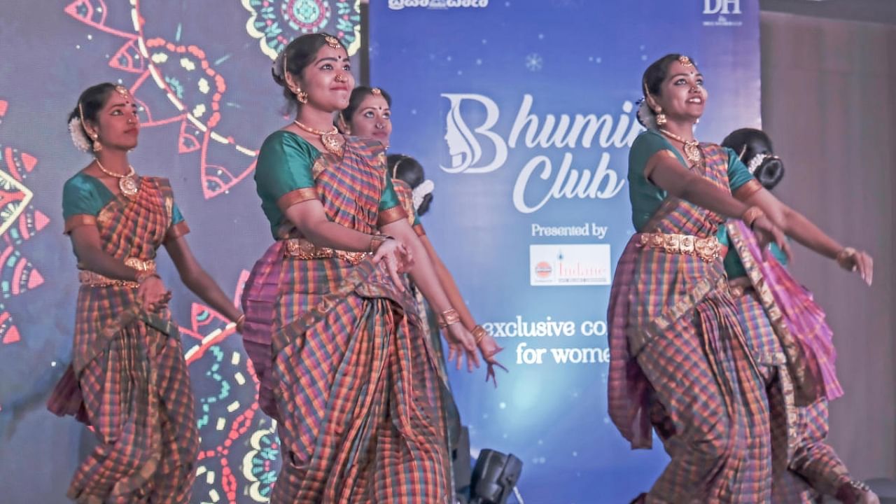 A dance performance by Sudhindra Nritya Kalaniketana at the 'Travel and Winter' edition of Bhumika club, by Deccan Herald and Prajavani presented by IOCL at Indiranagar Club, Bengaluru on Saturday. Credit: DH Photo/Mariya S Mattathil