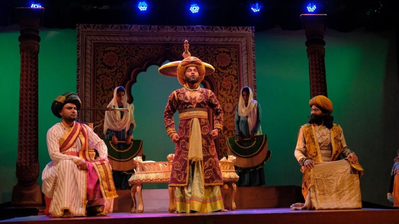 A scene from the play 'Tipu Nija Kanasugalu' at Rangayana in Mysuru. Credit: Special Arrangement