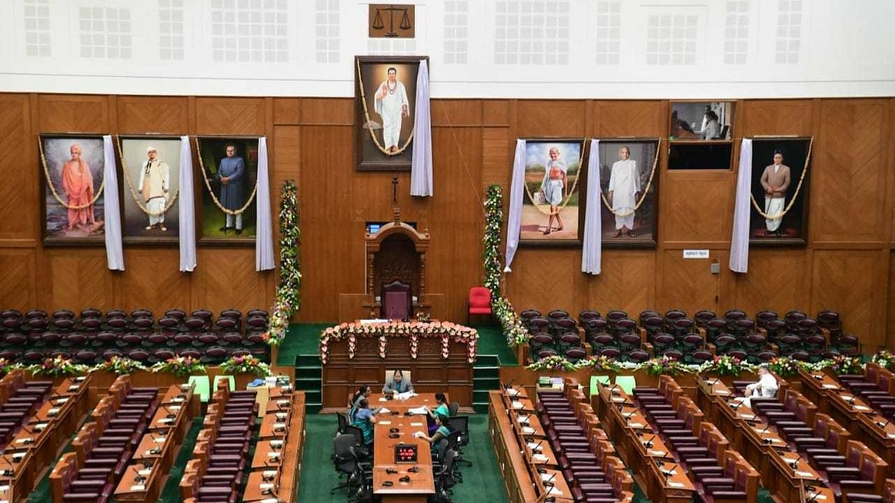 Savarkar, Patel portraits unveiled in Assembly in Belagavi. Credit: Special Arrangement