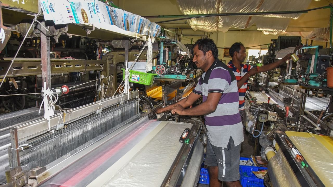 Power looms at Doddaballapur, Bengaluru. Credit: DH Photo