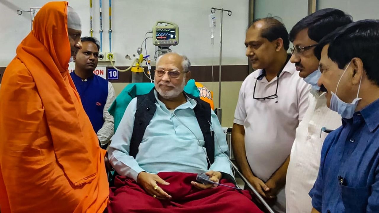 PM Narendra Modi's brother Prahlad Modi at a hospital in Mysuru where he was admitted after being in an accident. Credit: PTI