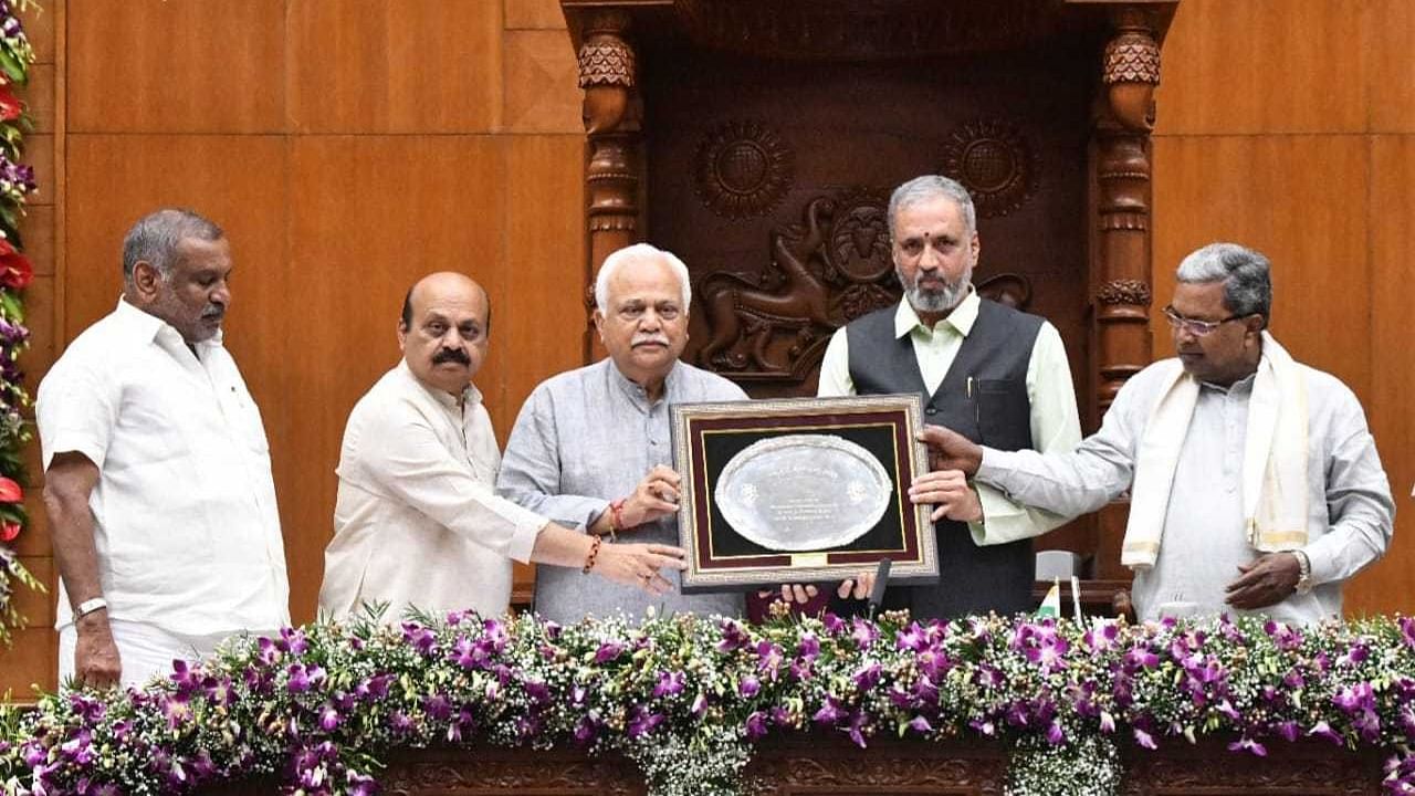 RV Deshpande wins ‘Best Legislator’ award. Credit: Special Arrangement