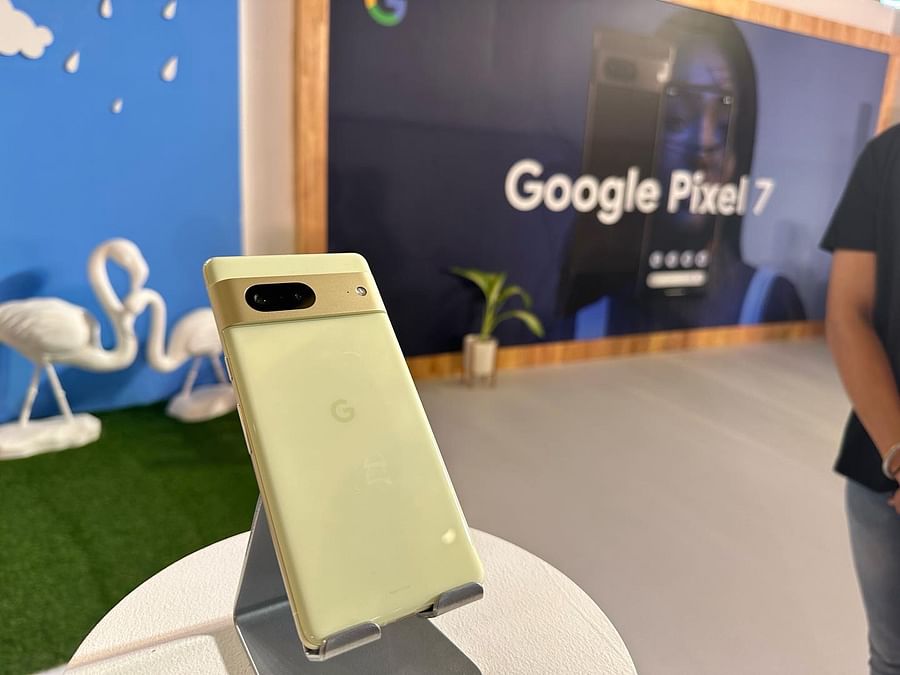 Google starts rolling out 5G support for Pixel 6a and Pixel 7 phones in  India