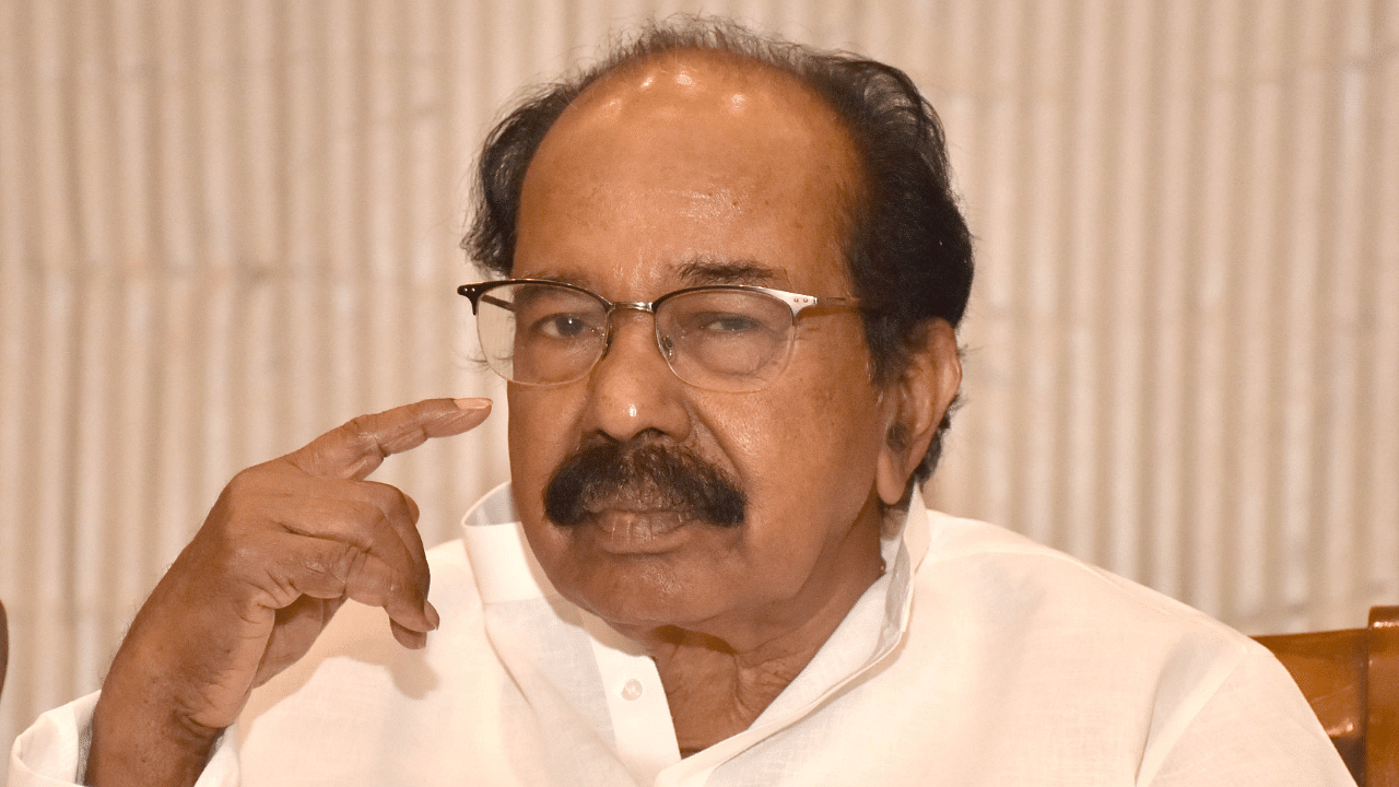 M Veerappa Moily. Credit: DH Photo