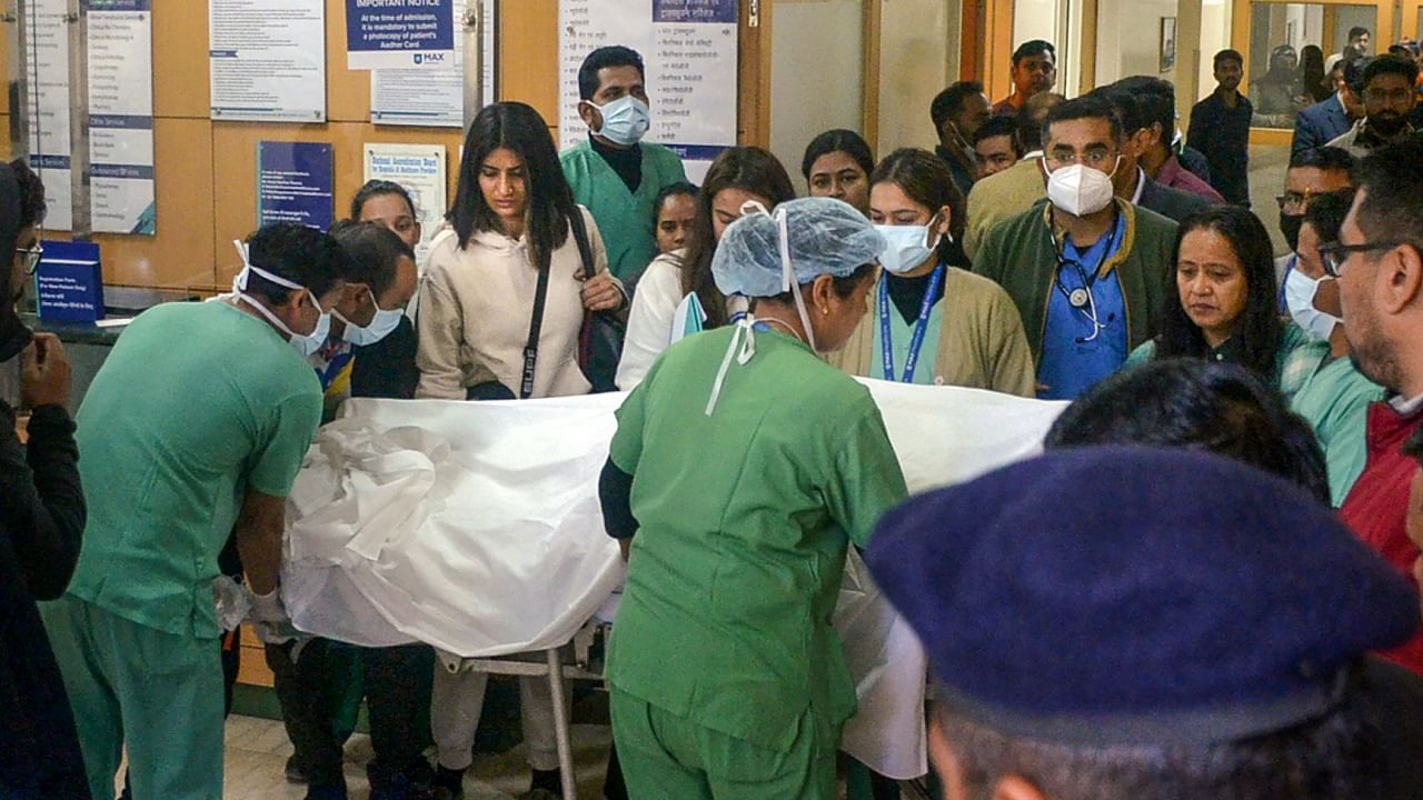 Rishabh Pant being shifted from the Dehradun Max Hospital before being airlifted to Mumbai, Wednesday, Jan 4 , 2023. Credit: PTI Photo