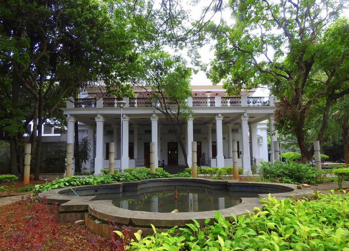 The front facade of NGMA (Pic courtesy: Meera Iyer)