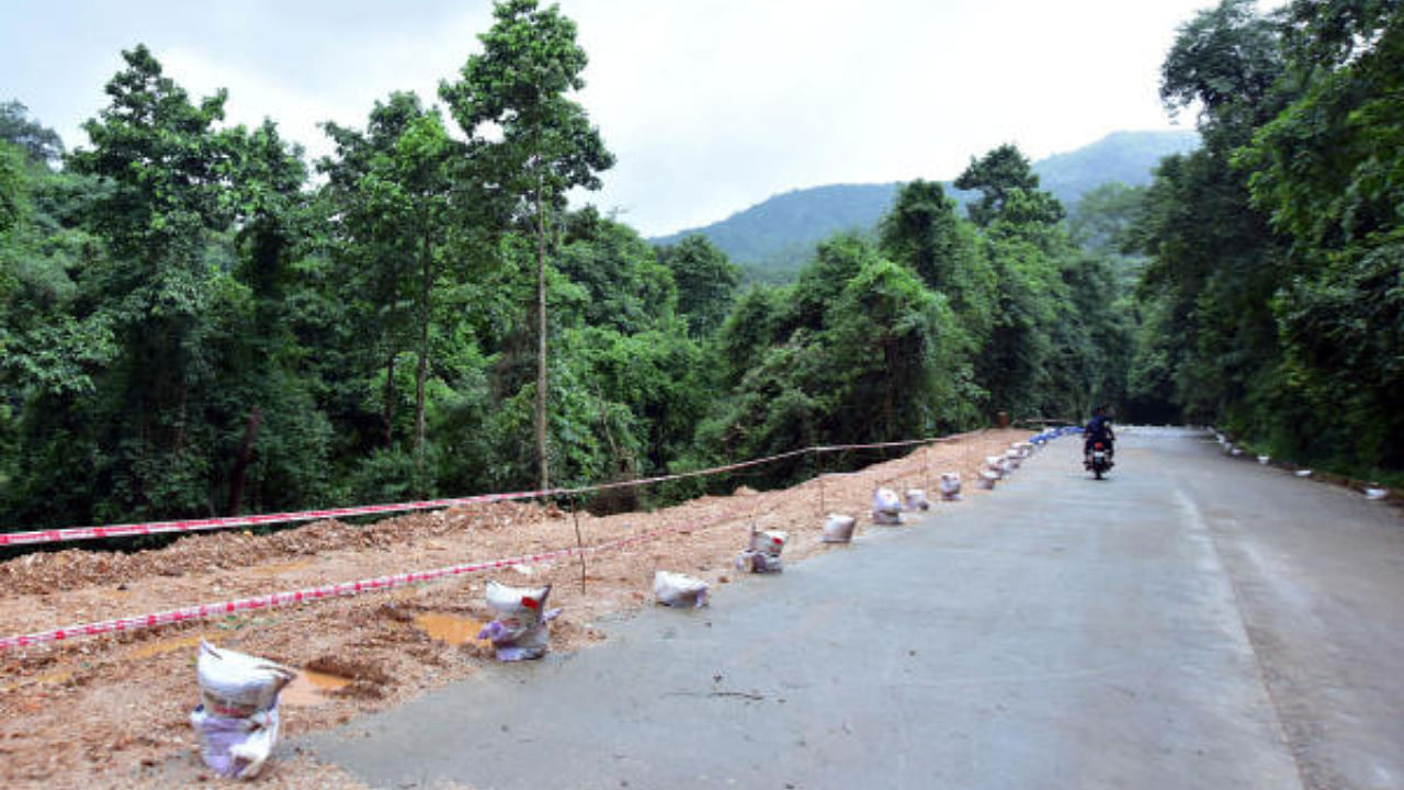 The tender for widening of 26-km the road from Maranahalli to Addahole in Shiradi Ghat was floated on December 15, 2022. Credit: DH File Photo