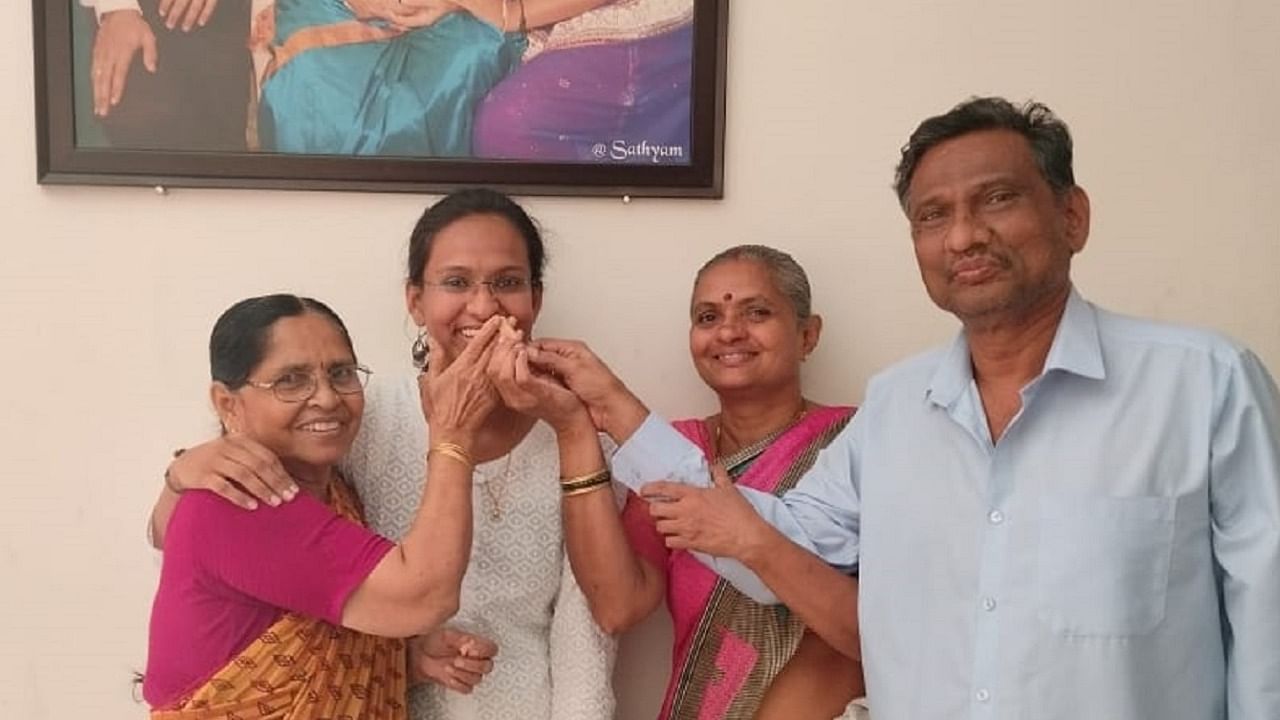 Ramyashree celebrates her success with her family. Photo Credit: Special Arrangement