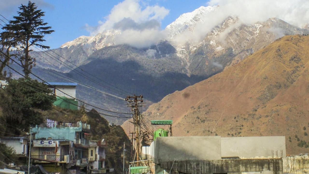 <div class="paragraphs"><p>Snow-covered mountains near Joshimath in Chamoli district of Uttarakhand. </p></div>