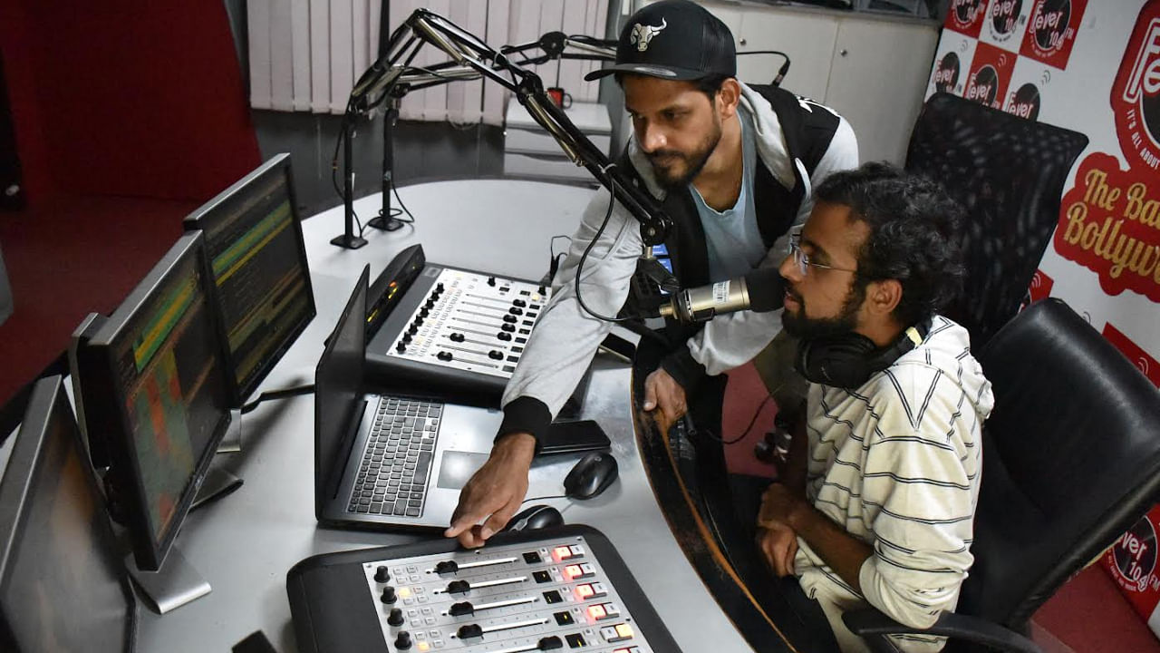 The journalist was mentored by RJ Sriram Sullia, head of content, Fever 104 FM. Credit: DH Photo by B K Janardhan